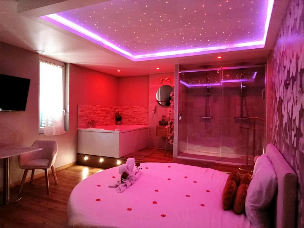 Studio Baignoire Double du Port, gîte avec spa à La Ciotat - photo 2 sur 12