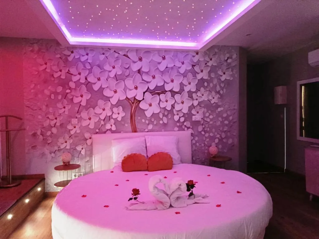 Studio Baignoire Double du Port, gîte avec spa à La Ciotat - photo 3 sur 12