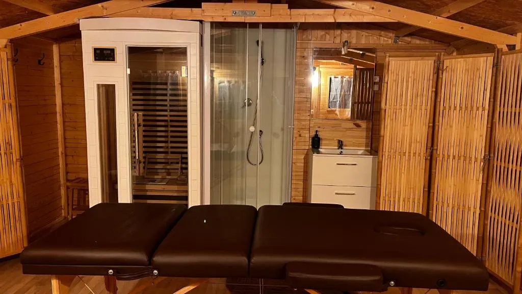 Studio balnéo et sauna de Tarascon, gîte avec spa à Tarascon - photo 3 sur 11
