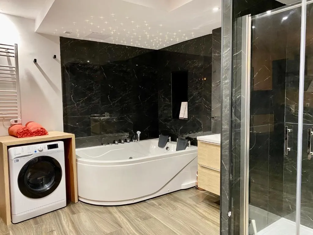 Studio balnéo Saint-Gervais, gîte avec spa à Rouen - photo 3 sur 12