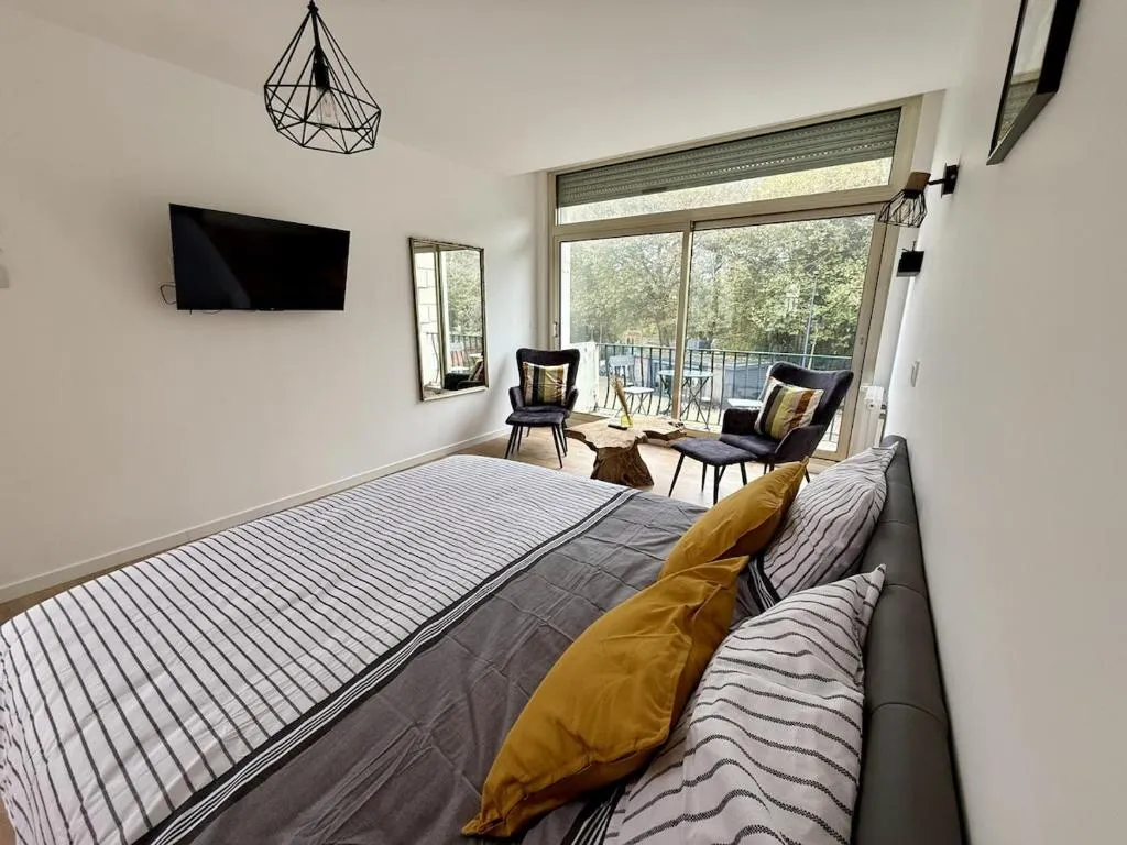 Studio balnéo Wilson 7, gîte avec spa à Calais - photo 2 sur 12