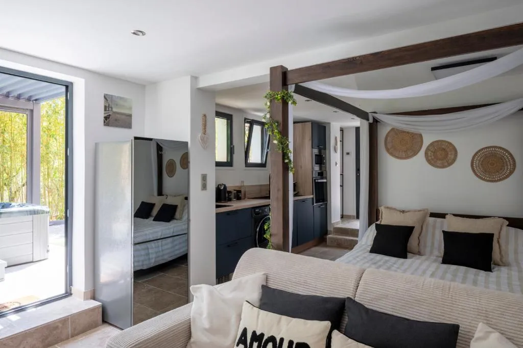 Studio Honey Moon, gîte avec spa à La Ciotat - photo 2 sur 12