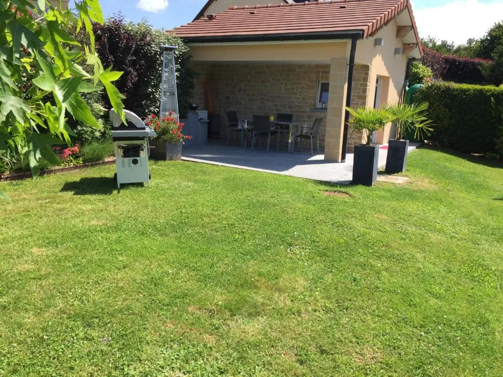 Studio jacuzzi de Montcornet - Bain à remous et jardin à la campagne (Montcornet, Ardennes)