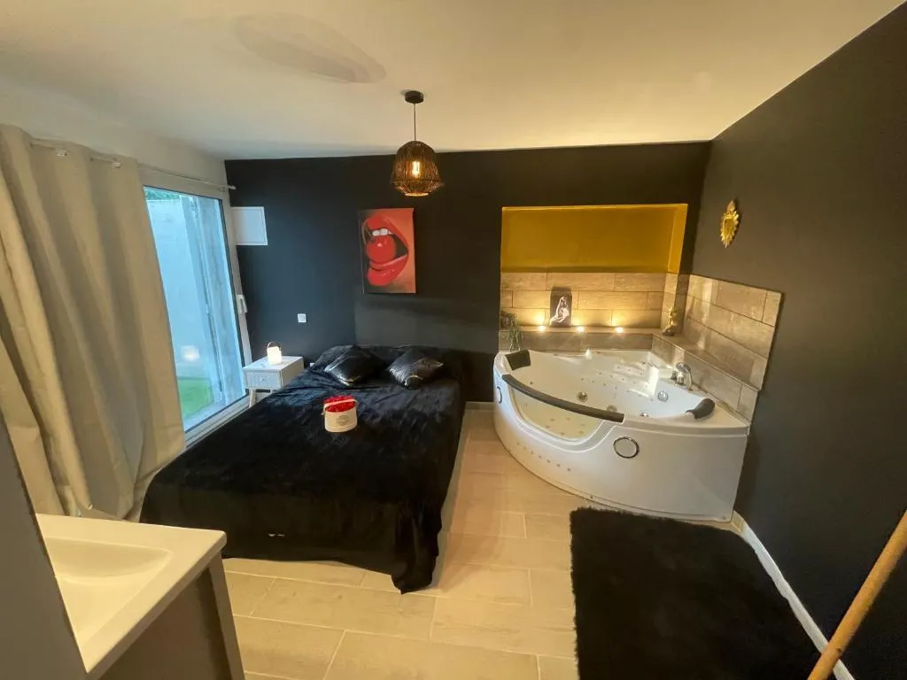 Studio M, gîte avec spa à Pézenas - photo 3 sur 11