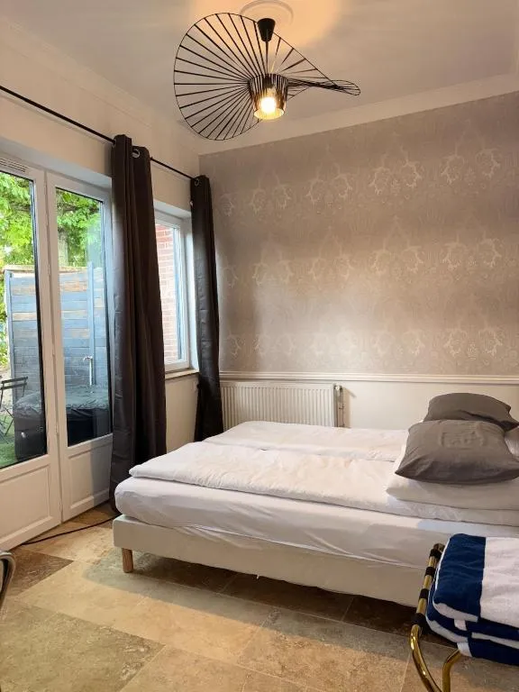 Studio spa et balnéo Bonnelles, gîte avec spa à Bonnelles - photo 2 sur 11