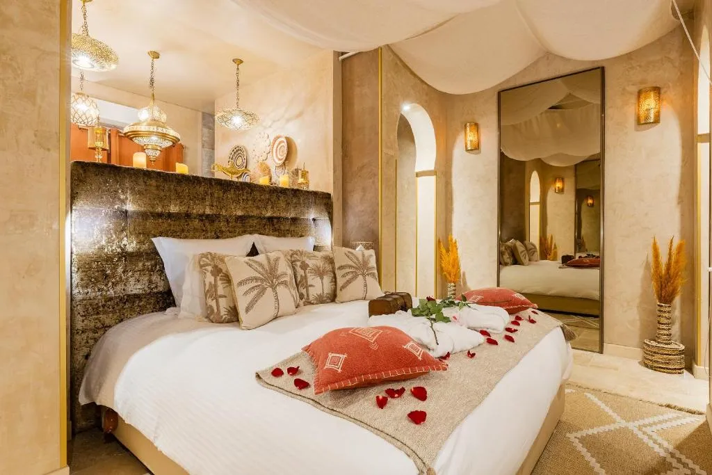 Suite 1001 Merveilles - Love room avec baignoire balnéo privative (Lagrâce-Dieu, Haute-Garonne)