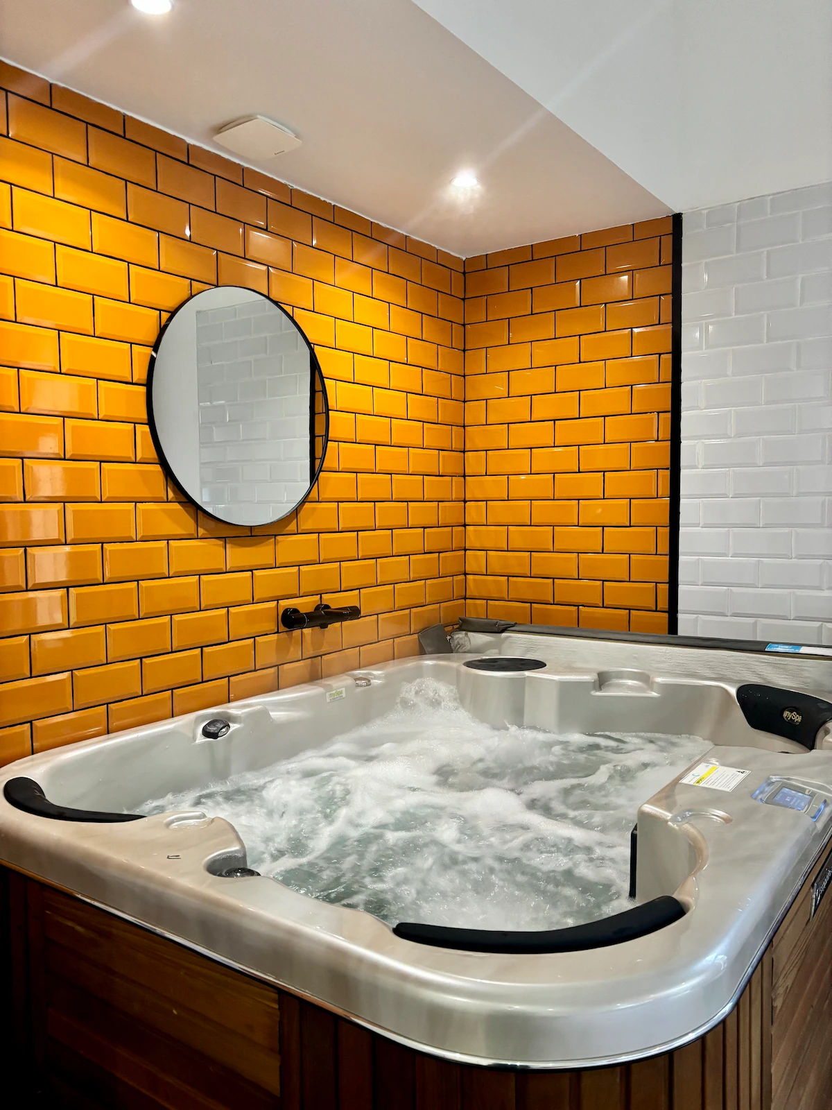 Suite Abricotine, gîte avec spa à Limonest - photo 2 sur 8