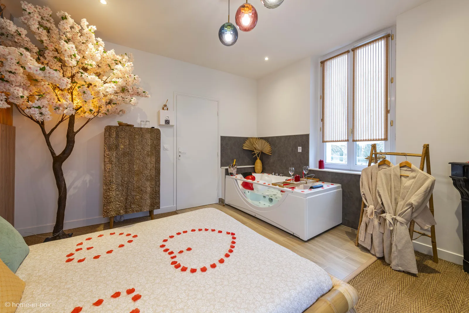 Suite Asie avec Jacuzzi 15min Disney, gîte spa à Nanteuil-lès-Meaux - photo 3 sur 6