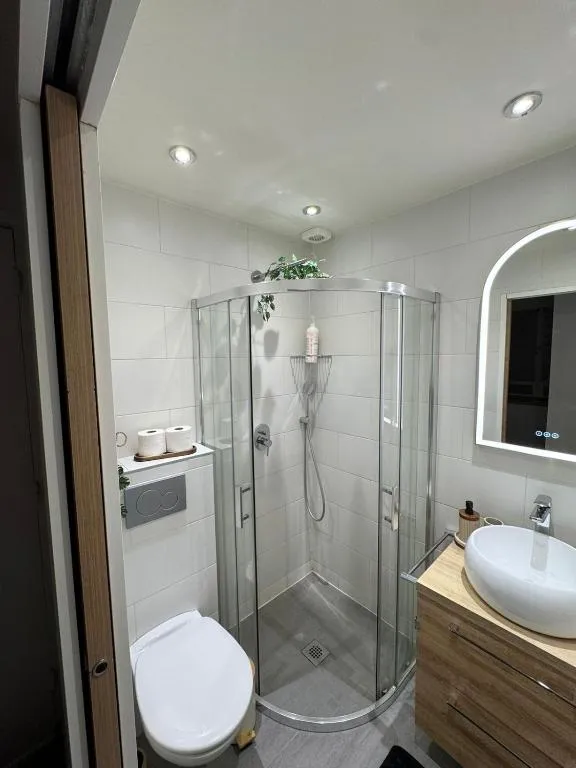 Suite Bali d'Écouen, love room à Écouen - photo 3 sur 12