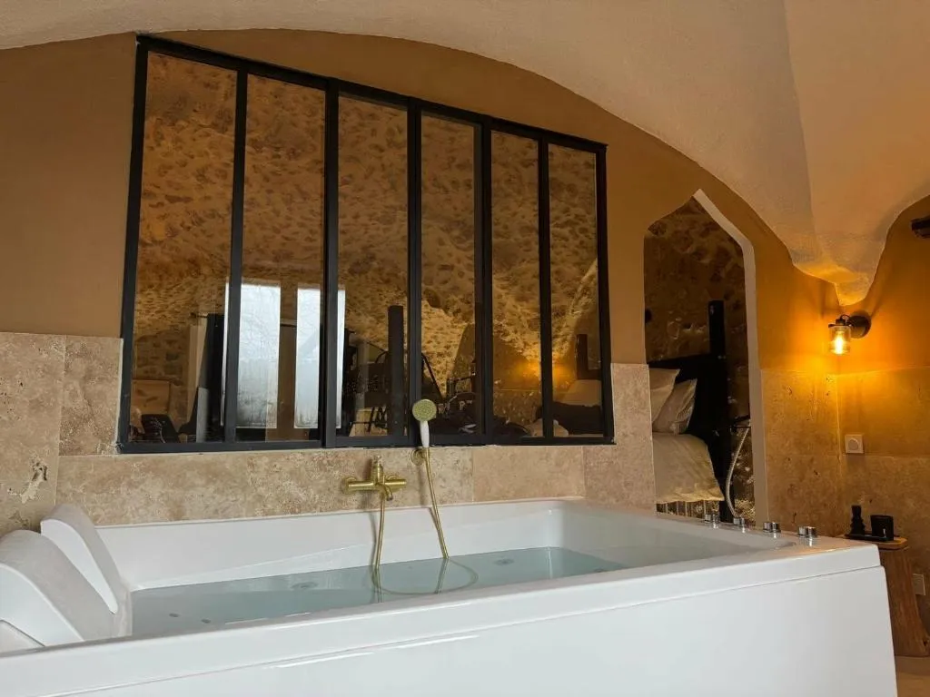 Suite Balnéo de Bras, gîte avec spa à Bras - photo 3 sur 9