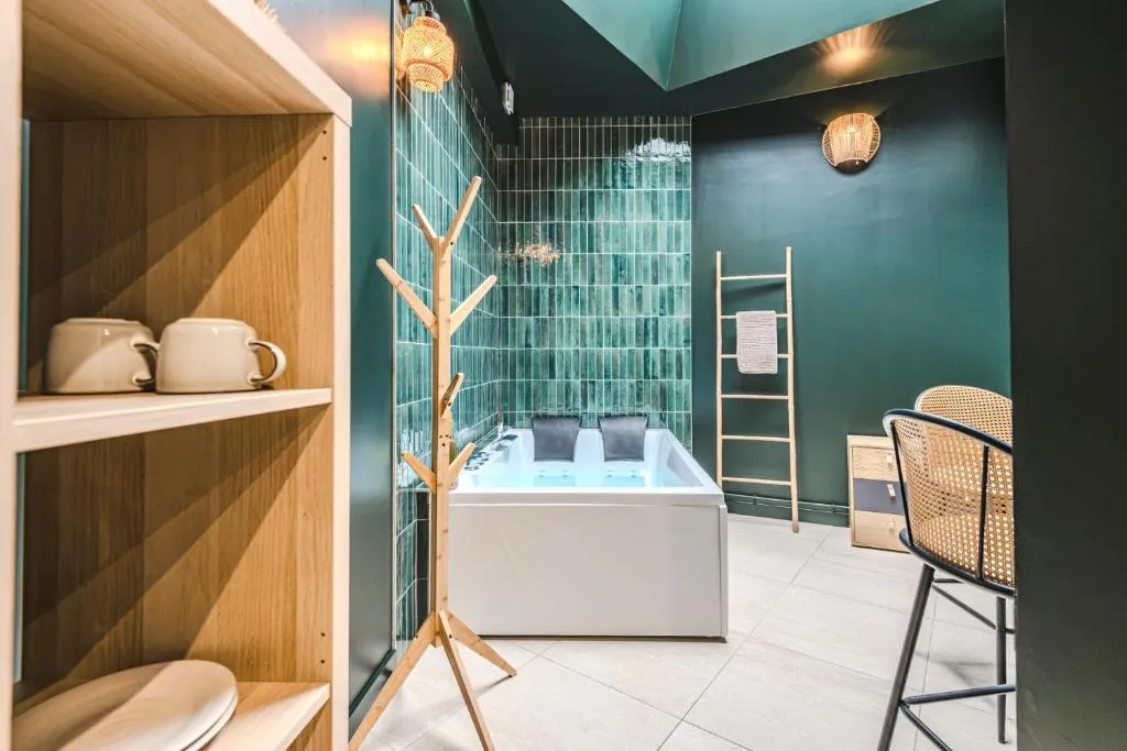 Suite balnéo des Sacres, gîte avec spa à Reims - photo 3 sur 12