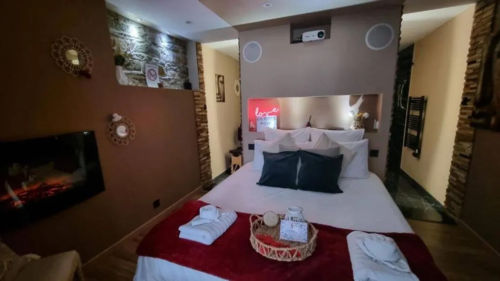 Suite balnéo L'Instant, love room à Cherbourg-en-Cotentin - photo 2 sur 12