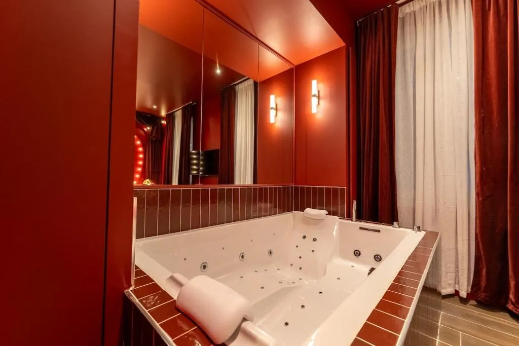 Suite Balnéo Moulin des Rêves, gîte avec spa à Martigues - photo 3 sur 12