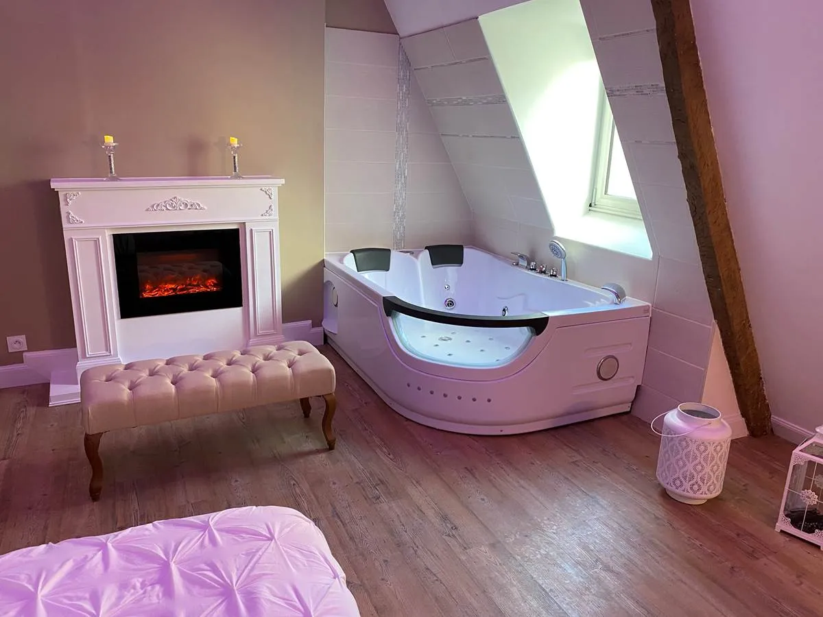 Suite balnéo sous charpente, gîte avec spa à Lannion - photo 3 sur 6
