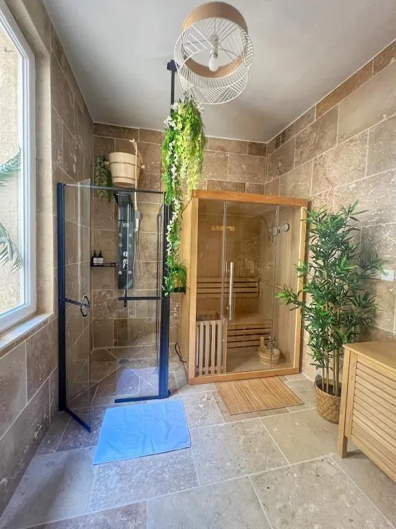 Suite Bien-être au naturel, gîte avec spa à Avignon - photo 3 sur 12