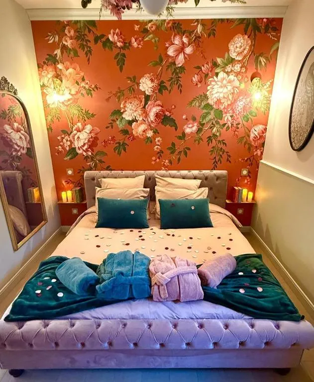 Suite Bridgerton - Double balnéo et lit king size (Manthelan, Indre-et-Loire)