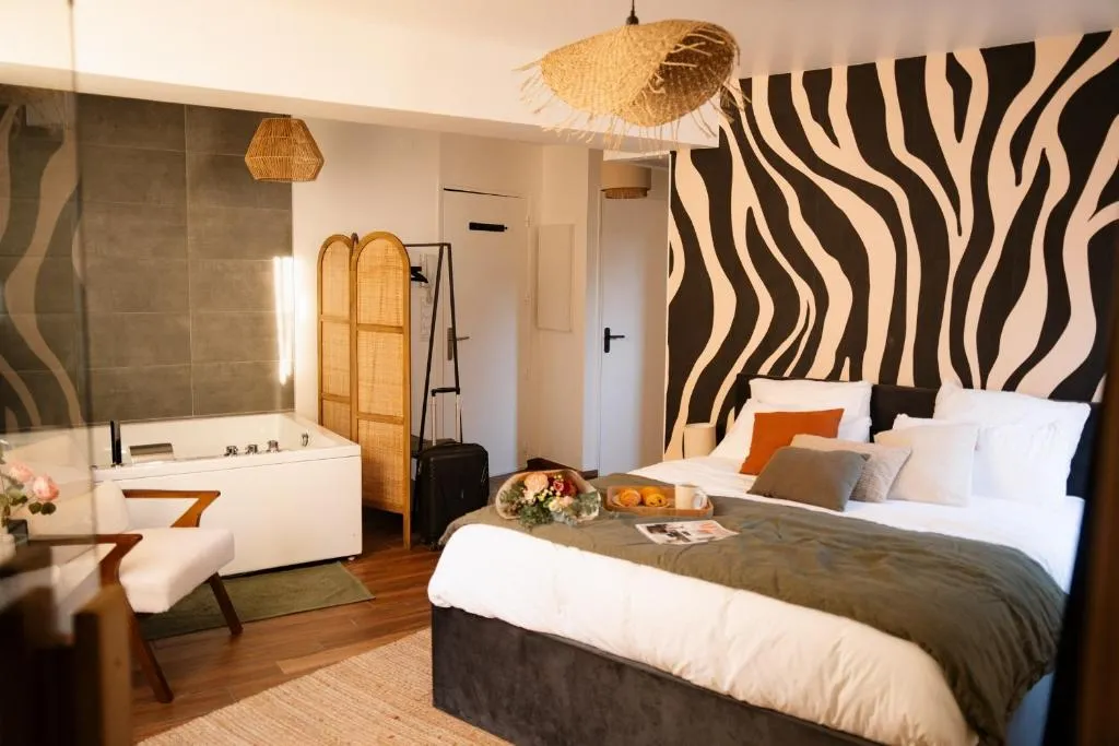 Suite Cara - Logement atypique avec sauna et balnéo en centre historique (Brive-la-Gaillarde, Corrèze)