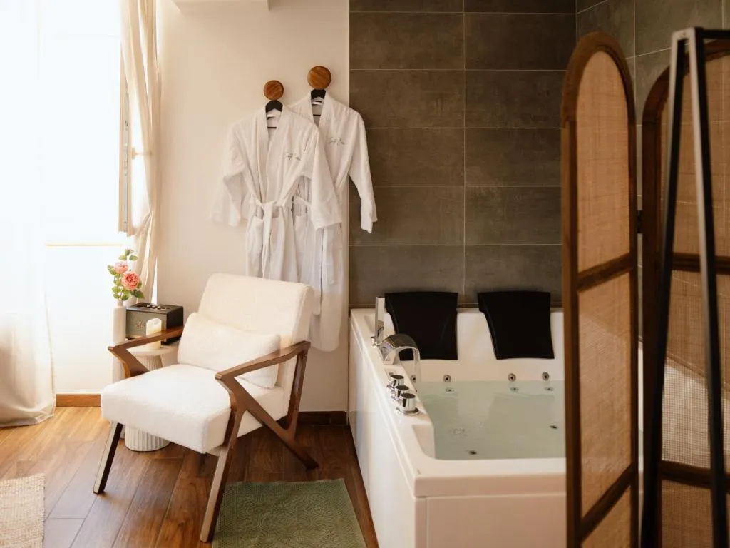 Suite Cara, gîte avec spa à Brive-la-Gaillarde - photo 3 sur 12