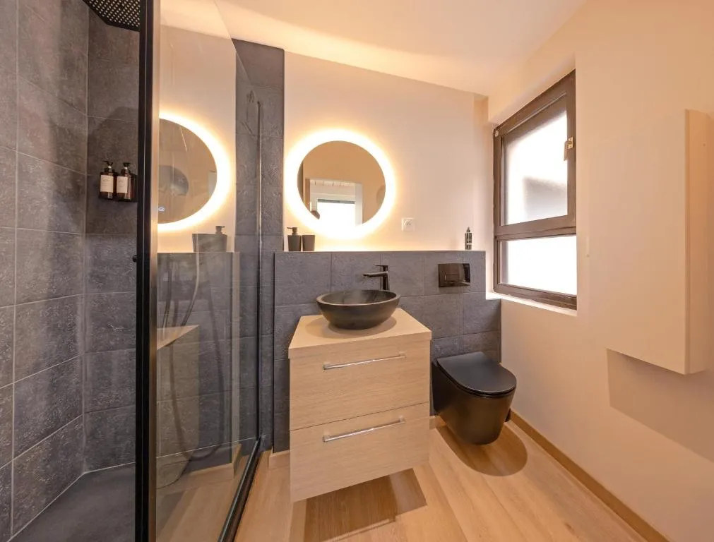 Suite Chalet K, gîte avec spa à Saint-Chamond - photo 3 sur 12
