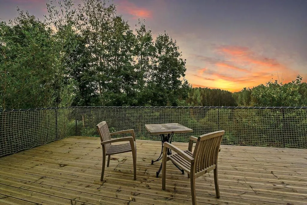Suite Corse - Appartement balnéo avec terrasse et vue jardin (Lavilletertre, Oise)