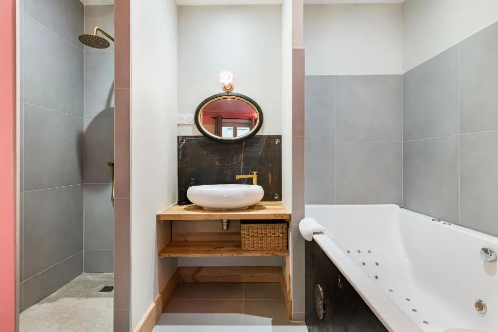 Suite de caractère deux chambres, gîte avec spa à Charlieu - photo 3 sur 12