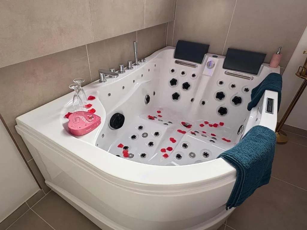 Suite de la Tour, gîte avec spa à Compiègne - photo 2 sur 12