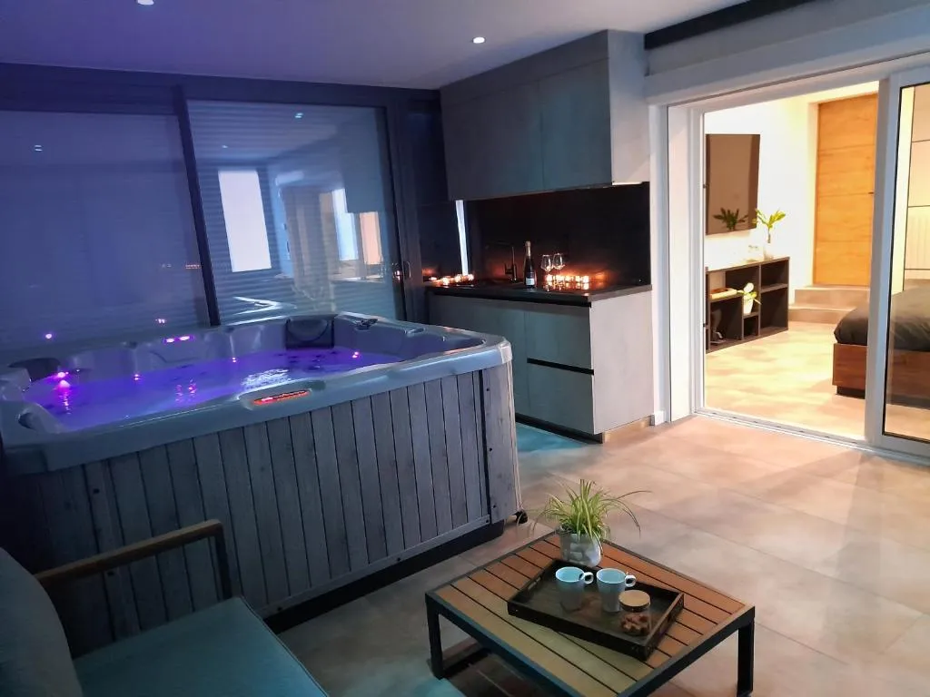 Suite de luxe avec spa, gîte avec spa à Saint-Médard-en-Jalles - photo 3 sur 12