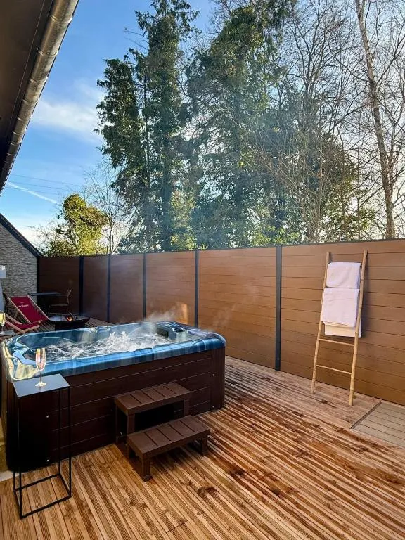 Suite des 3 Platanes - Spa et sauna privés en terrasse à la campagne (Vimory, Loiret)