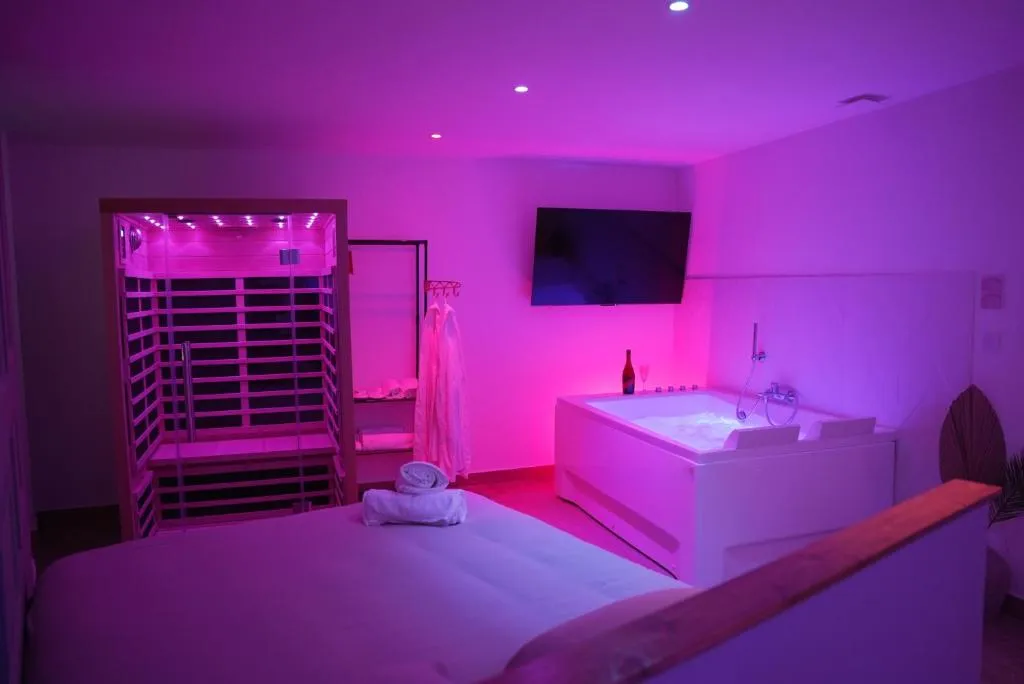 Suite Détente Spa et Sauna - Bain à remous et sauna à Étampes (Étampes, Essonne)