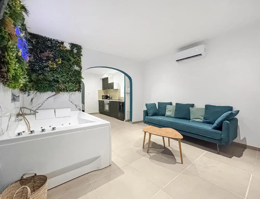 Suite Erastis, gîte avec spa à Épinal - photo 3 sur 11