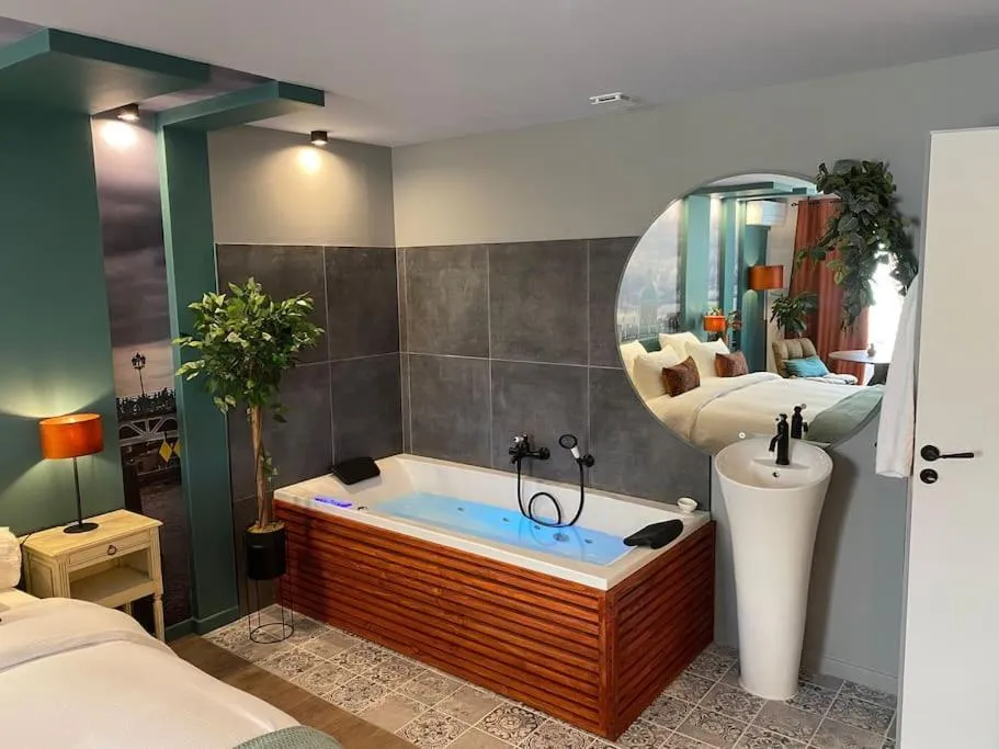 Suite Garonne Balnéo Duo, gîte avec spa à Eyrans - photo 3 sur 12
