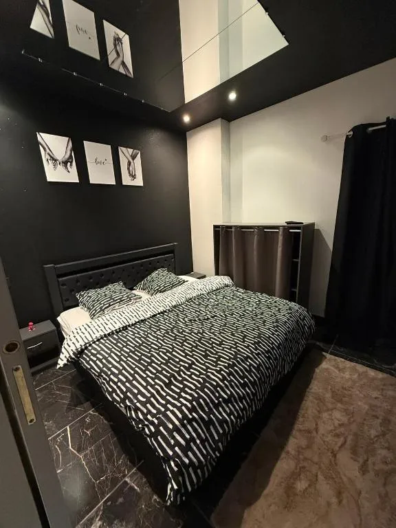 Suite Glamour de Toulon, love room à Toulon - photo 2 sur 10