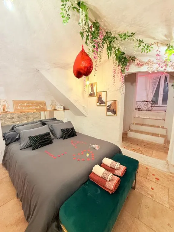 Suite Hammam et Balnéo d'Auriol, gîte avec spa à Auriol - photo 2 sur 12