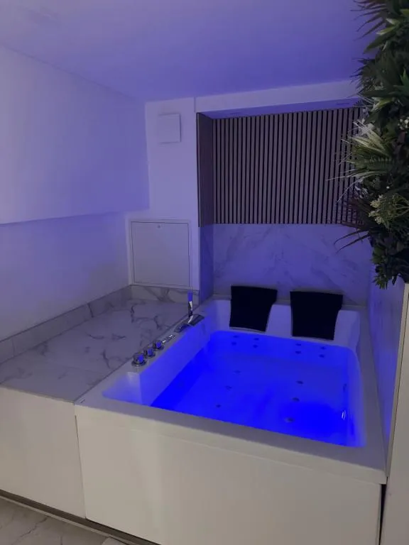 Suite jacuzzi de Mondelange, gîte avec spa à Mondelange - photo 3 sur 12