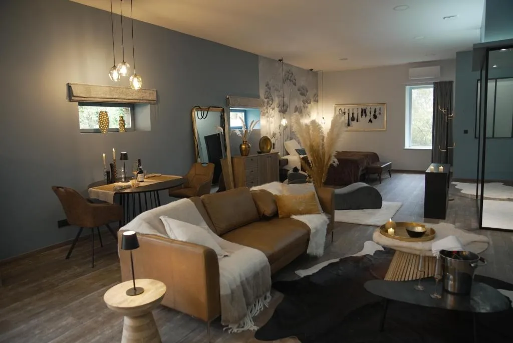 Suite Jacuzzi de Tétaigne, gîte avec spa à Tétaigne - photo 2 sur 12