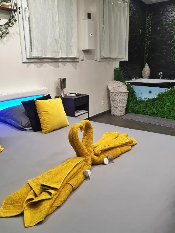 Suite Jacuzzi des Catalans, gîte avec spa à Marseille - photo 3 sur 11