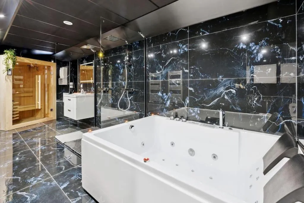 Suite jacuzzi et sauna de Corbeil - Bien-être privatif (Corbeil-Essonnes, Essonne)