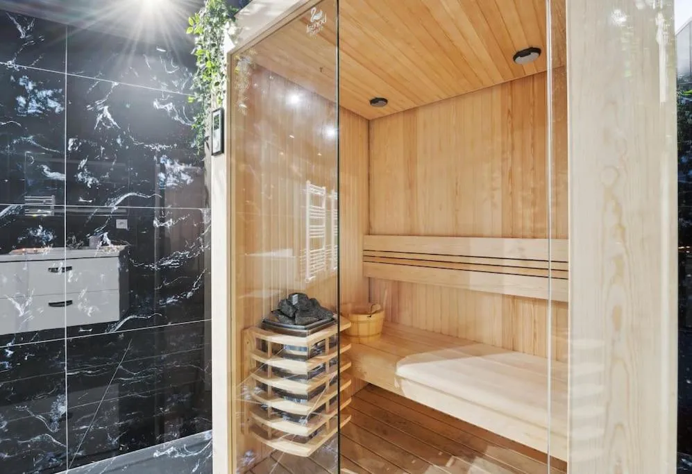 Suite jacuzzi et sauna de Corbeil, gîte avec spa à Corbeil-Essonnes - photo 3 sur 10