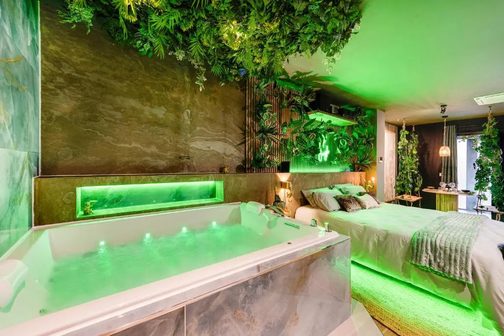 Suite Jungle, gîte avec spa à Roquebrune-sur-Argens - photo 3 sur 12