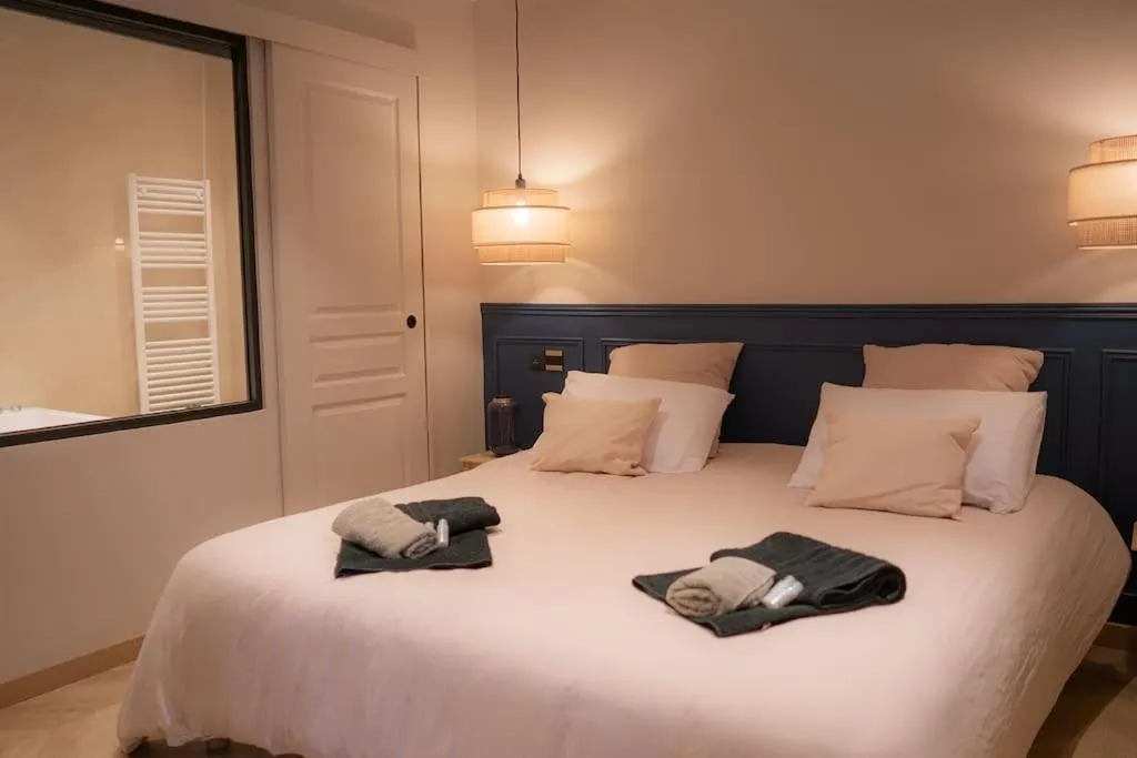 Suite King Size de Collobrières, gîte avec spa à Collobrières - photo 3 sur 8