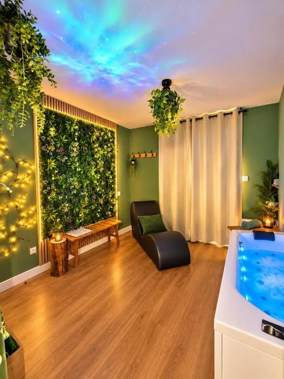 Suite Kozhi - Balnéo privative et billard proche de Lorient (Plouay, Morbihan)