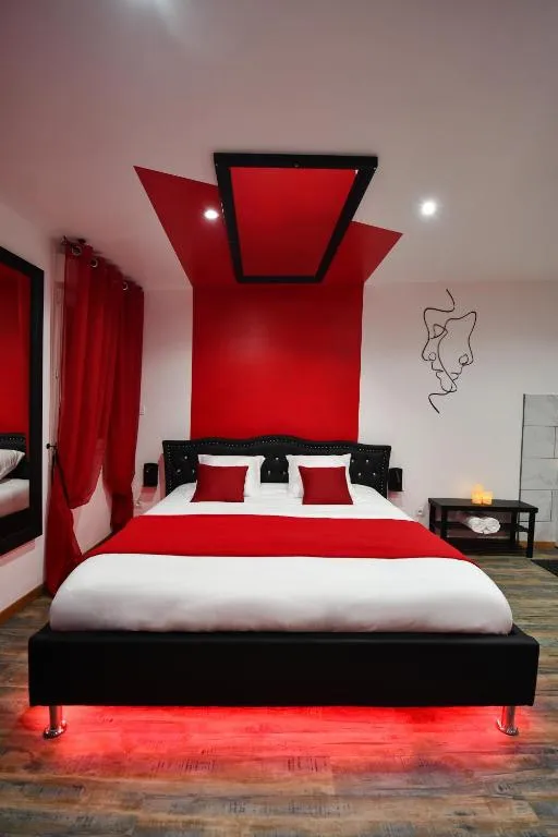 L'Arena, love room à La Seyne-sur-Mer - photo 2 sur 12