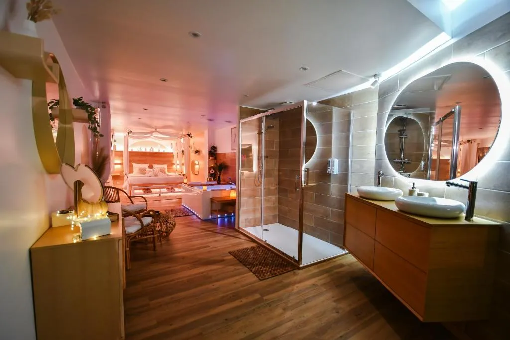 La Gioya, love room à La Seyne-sur-Mer - photo 3 sur 12