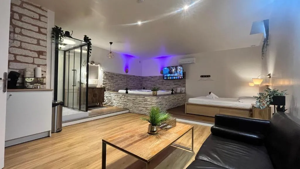 Suite La Serenità, gîte avec spa à Saint-Georges-d'Orques - photo 2 sur 10