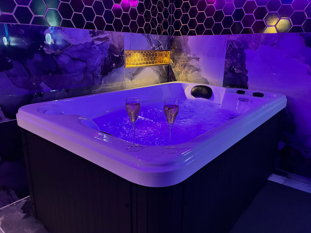 Suite Le Confidentiel - Spa privatif, marbre et cheminée (Achenheim, Bas-Rhin)