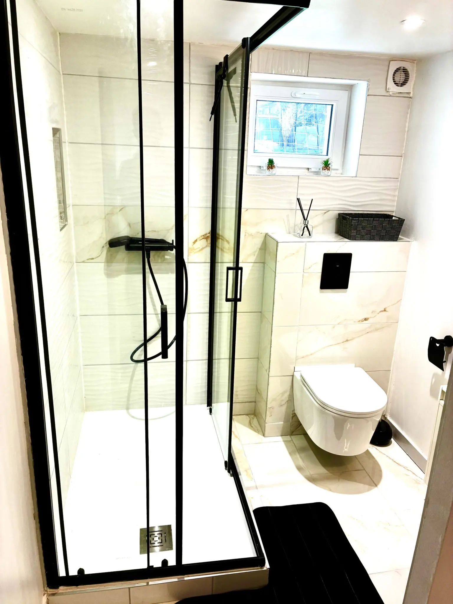 Suite Le Confidentiel - Love Room Jacuzzi (Achenheim, Bas-Rhin)