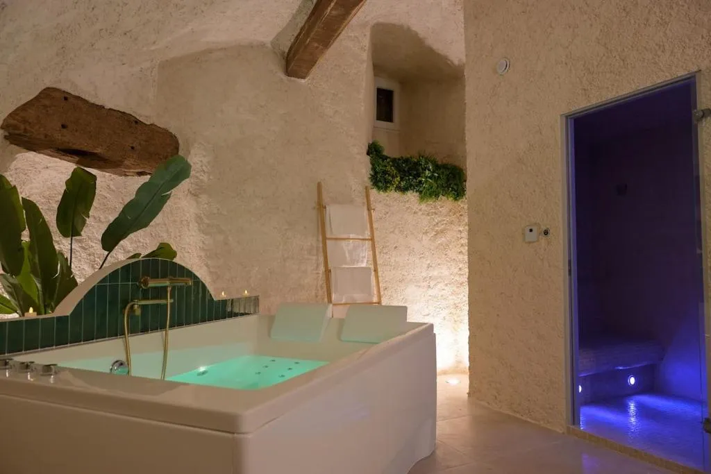 Suite Les Voûtes - Hammam et balnéo privatifs, sauna (Auriol, Bouches-du-Rhône)