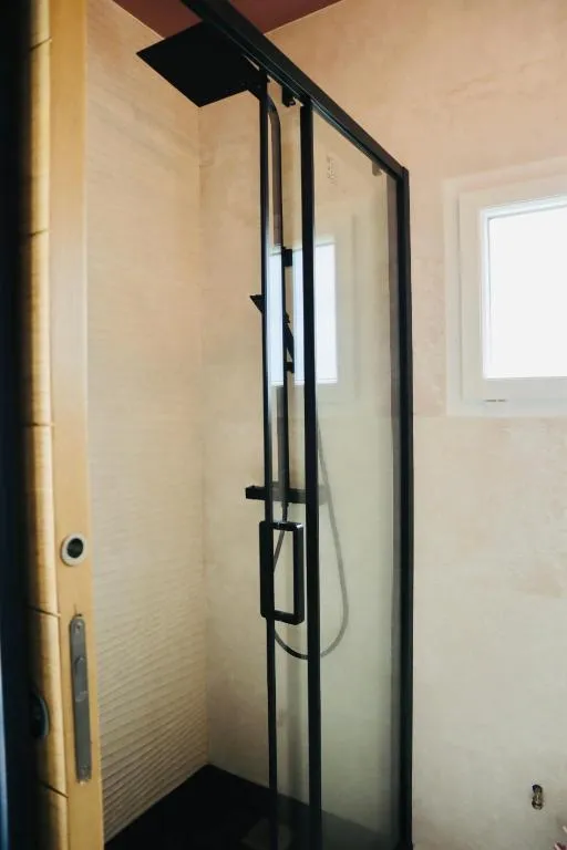Suite Li Li et Rose avec balcon, gîte avec spa à Nantes - photo 3 sur 12