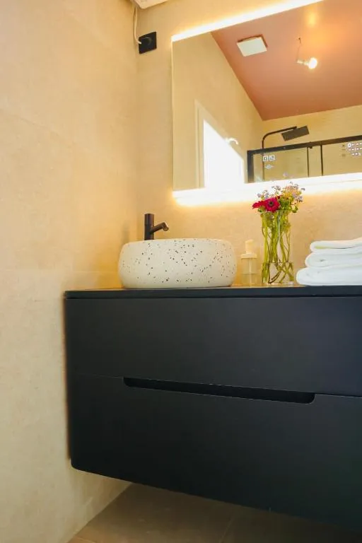 Suite Li Li et Rose, gîte avec spa à Nantes - photo 3 sur 12