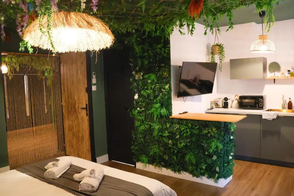 Suite Mahé, gîte avec spa à Port-de-Bouc - photo 3 sur 9